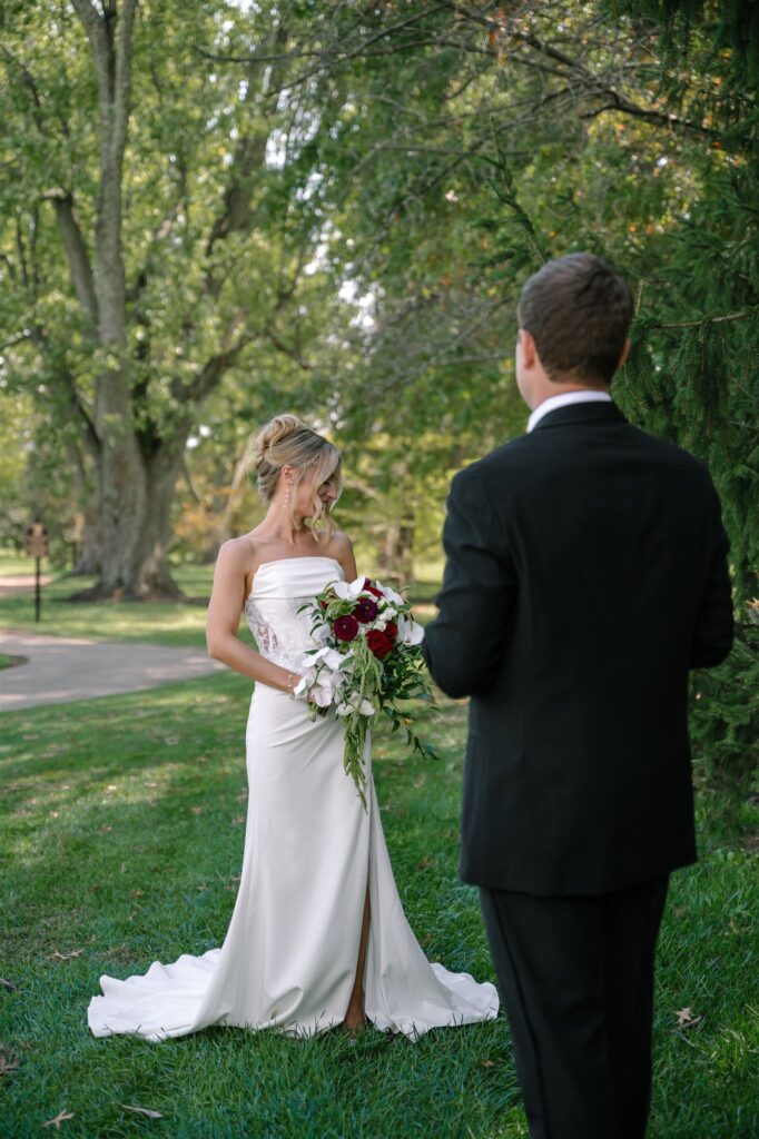 Outdoor wedding venues in Lexington KY – golf course views at Lexington Country Club during sunset portraits.